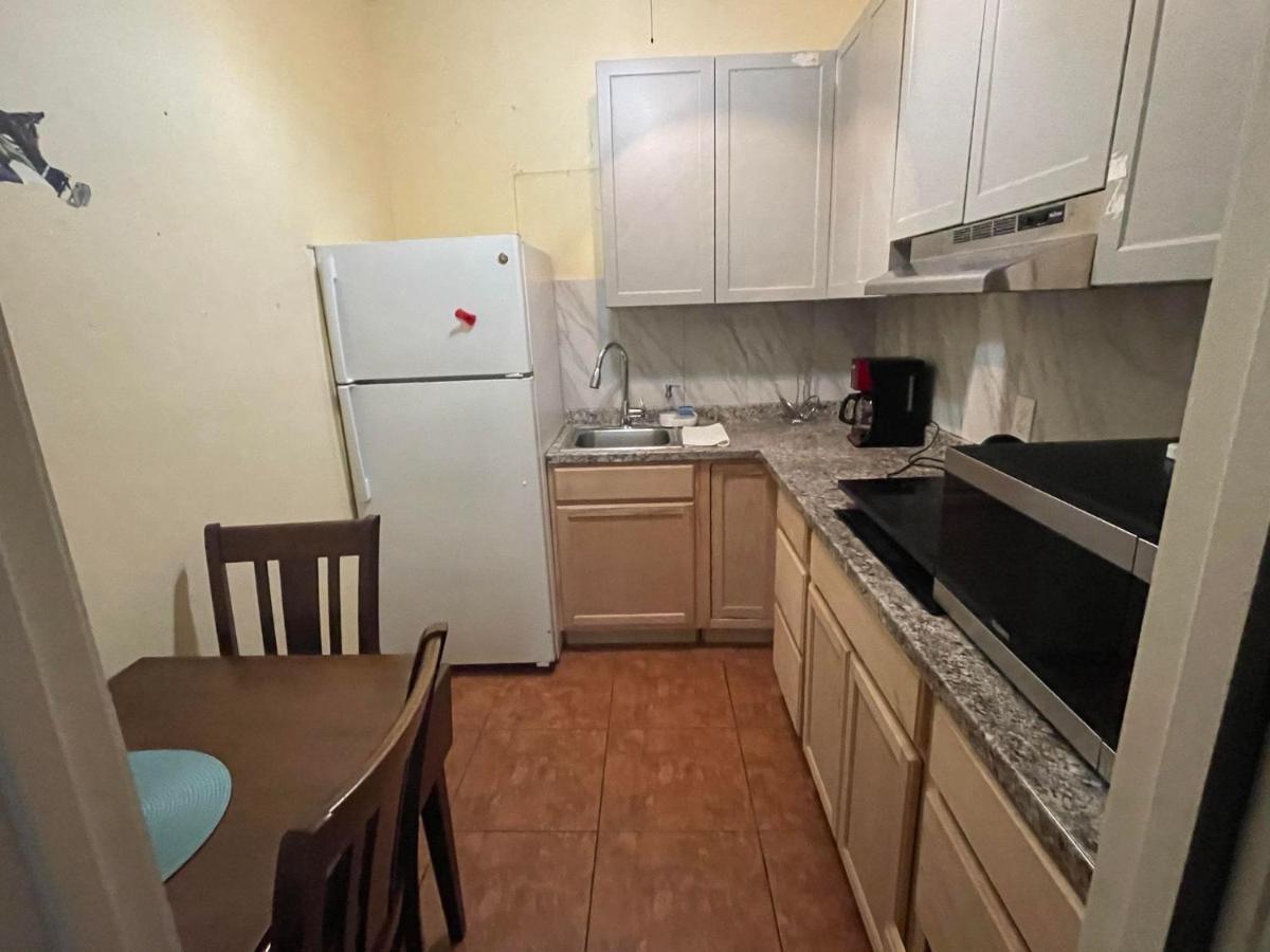 21St Apartament..! Bakersfield Exterior photo